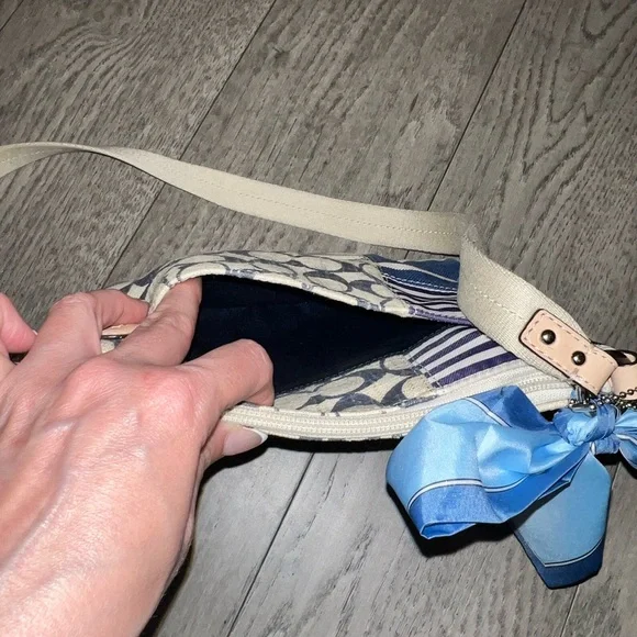 Y2K Coach Signature Patchwork Crossbody Bag - Picture 6 of 9